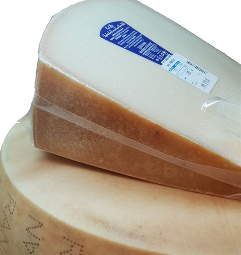 Parmesan Peyniri Blok (2600-2700gr)